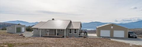 Photo of 605 Chelan Trails Road Rd, Manson, WA 98831 (MLS # 2487797)