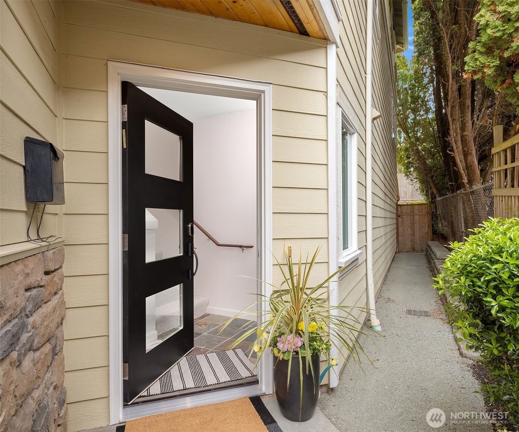 Photo of 2834 NW 68th Street, Seattle, WA 98117 (MLS # 2350173)