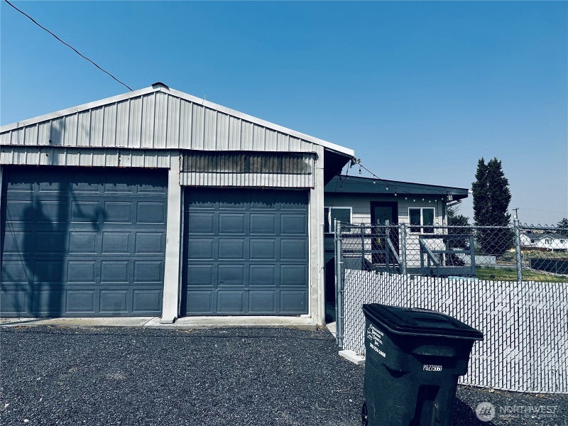 26 Ginkgo Street N