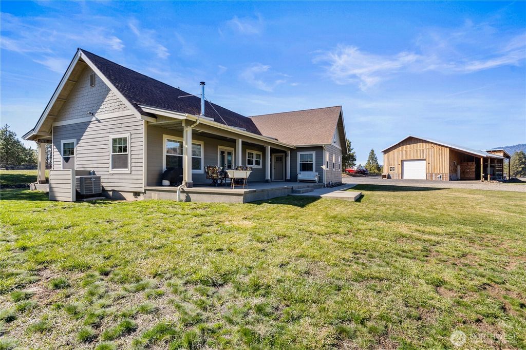 Photo of 710 Hidden Valley Road, Cle Elum, WA 98922 (MLS # 2500409)