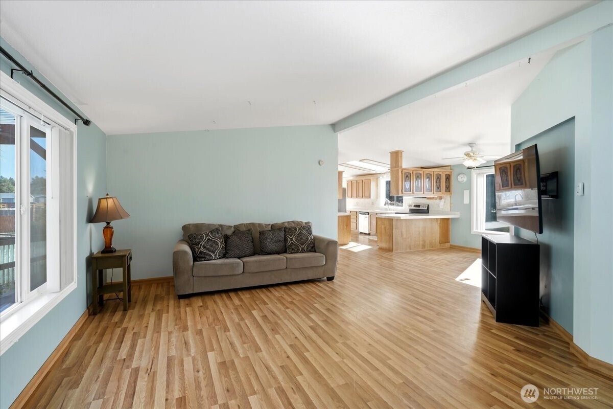 729 Edgewood Avenue NE