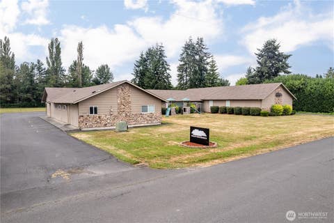 Photo of 1435 33rd Avenue, Longview, WA 98632 (MLS # 2567334)