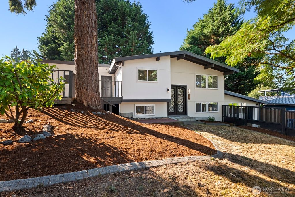 Photo of 8801 NE 140th Place, Kirkland, WA 98034 (MLS # 2464874)