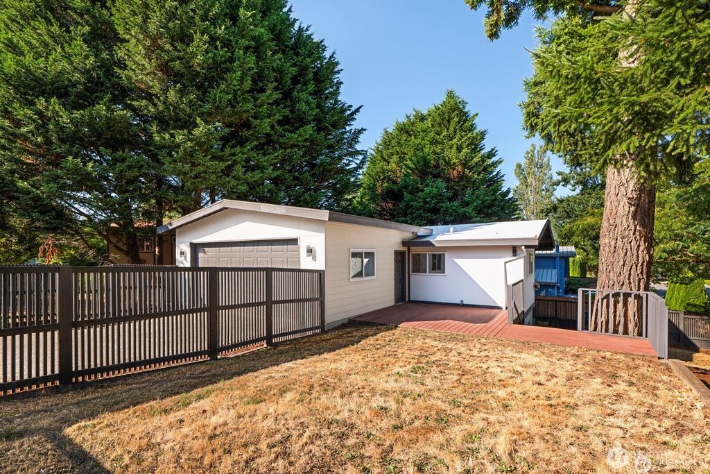 Photo of 8801 NE 140th Place, Kirkland, WA 98034 (MLS # 2464874)