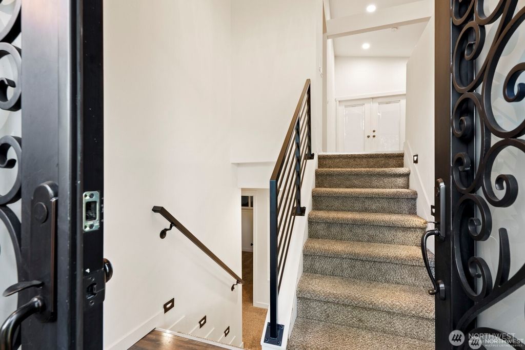 Photo of 8801 NE 140th Place, Kirkland, WA 98034 (MLS # 2464874)