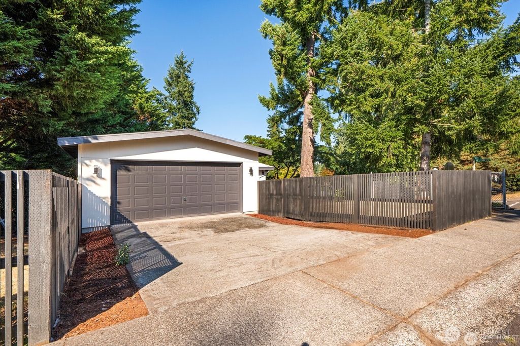 Photo of 8801 NE 140th Place, Kirkland, WA 98034 (MLS # 2464874)