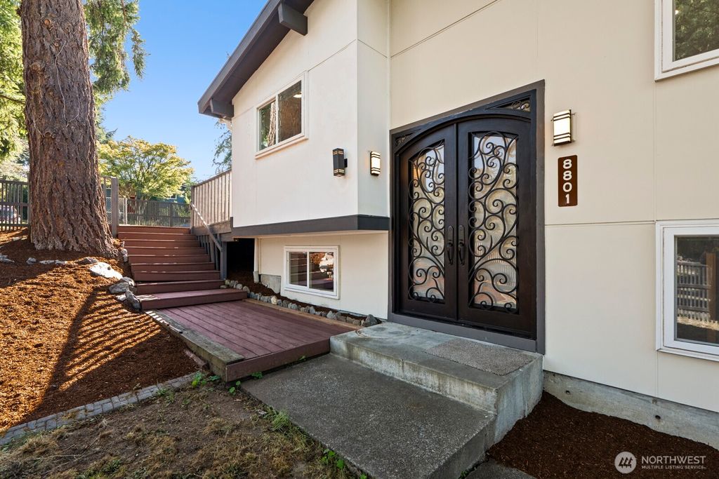 Photo of 8801 NE 140th Place, Kirkland, WA 98034 (MLS # 2464874)