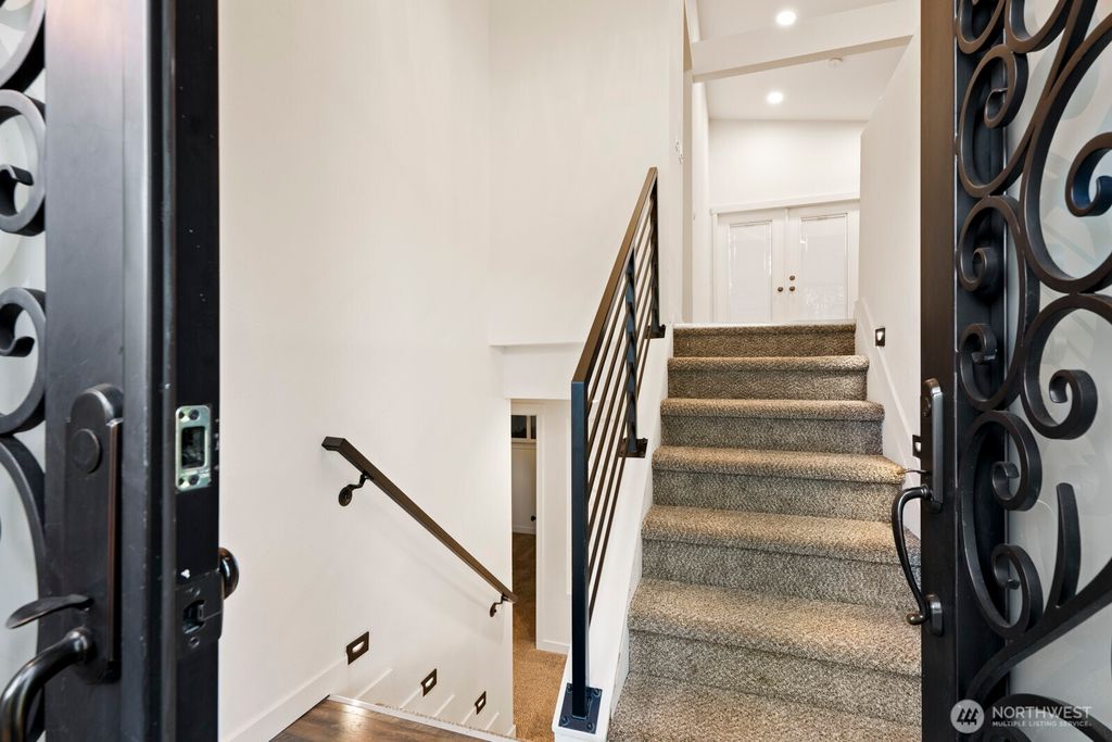 Photo of 8801 NE 140th Place, Kirkland, WA 98034 (MLS # 2464874)