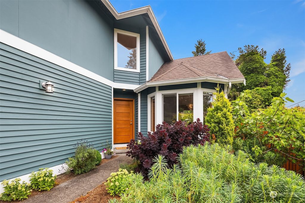 Photo of 18610 105th Avenue NE, Bothell, WA 98011 (MLS # 2254002)