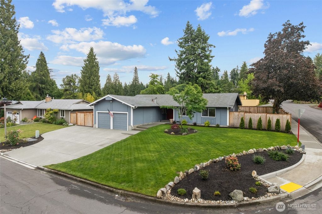Photo of 12603 SE 75th Street, Newcastle, WA 98056 (MLS # 2382094)