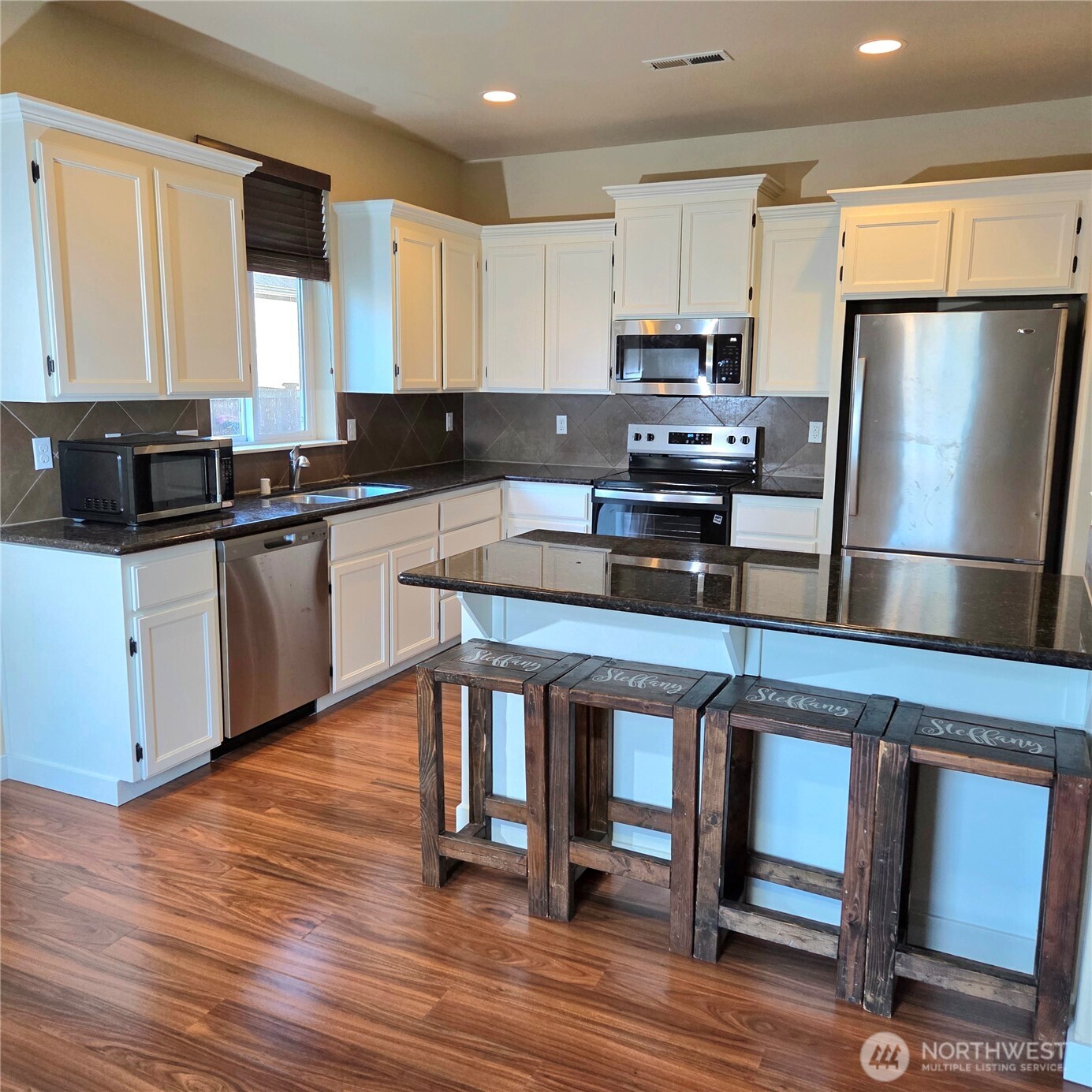 1605 Riddell Avenue NE