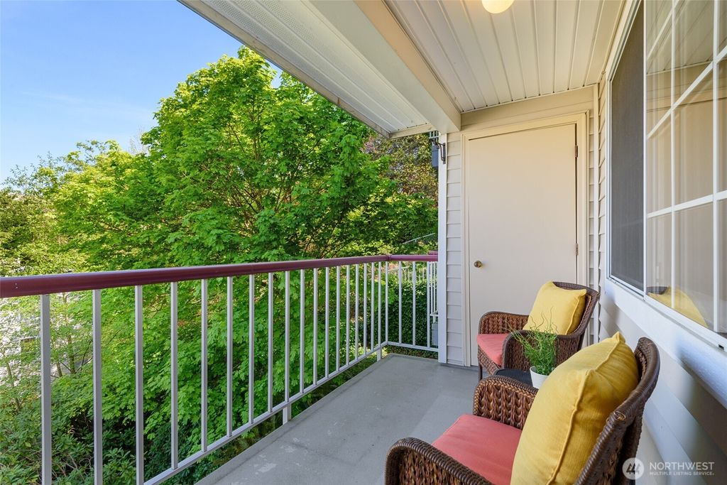 Photo of 130 NE 95th Street #A203, Seattle, WA 98115 (MLS # 2355047)