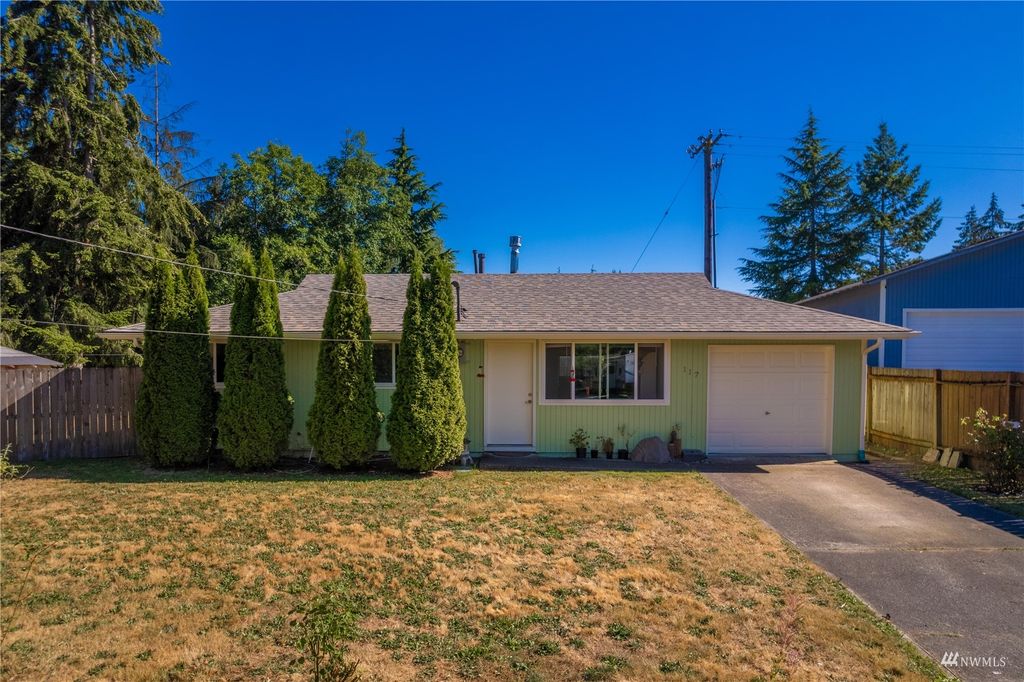 Photo of 117 SW 307th Place, Federal Way, WA 98023 (MLS # 1973199)