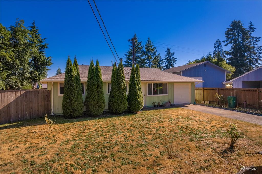 Photo of 117 SW 307th Place, Federal Way, WA 98023 (MLS # 1973199)