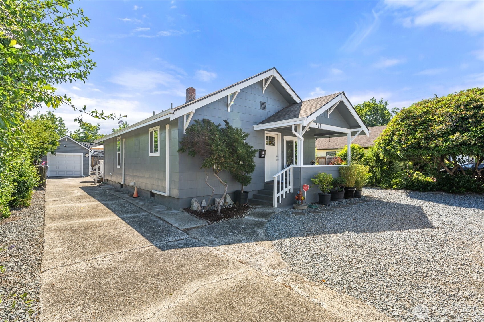 513 2nd Street SE