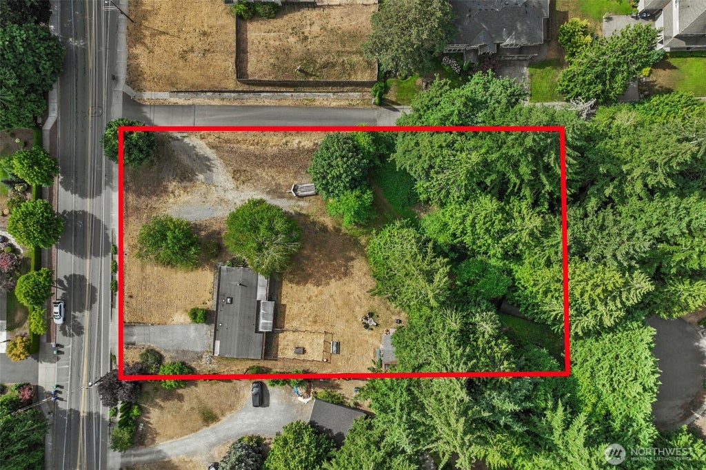 Photo of 1215 244th Avenue NE, Sammamish, WA 98074 (MLS # 2563987)