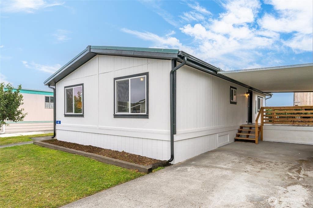 Photo of 701 S Main Street #44, Coupeville, WA 98239 (MLS # 2567949)