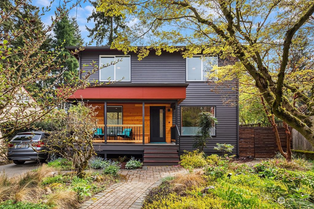 Photo of 111 N 136th Street, Seattle, WA 98133 (MLS # 2221916)
