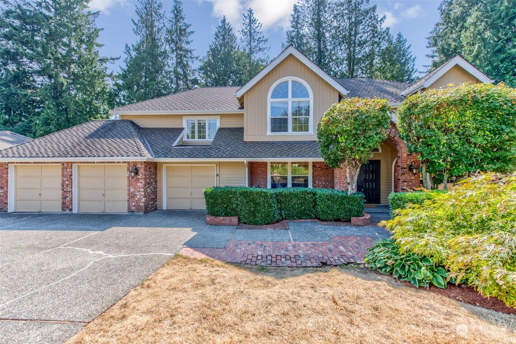 Photo of 21611 NE 20th Way, Sammamish, WA 98074 (MLS # 2143950)