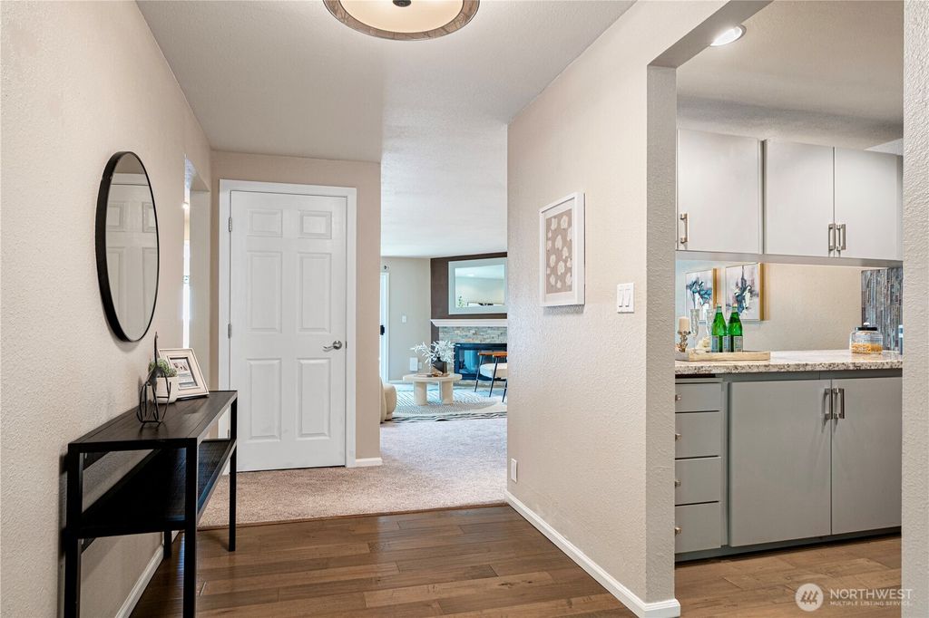 Photo of 14435 NE 40th St St #B102, Bellevue, WA 98007 (MLS # 2416301)
