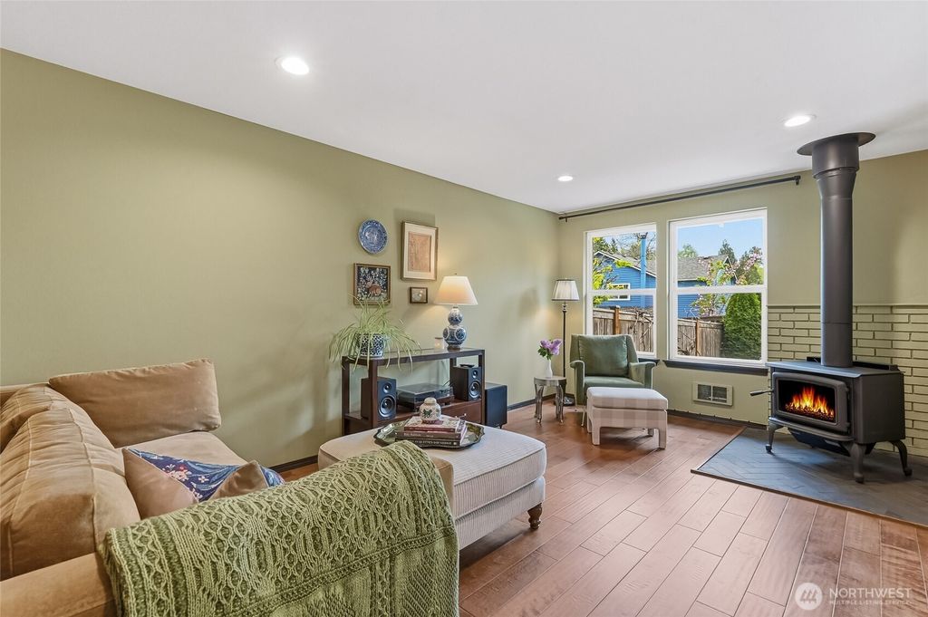 Photo of 2120 185th Place SE, Bothell, WA 98012 (MLS # 2513621)