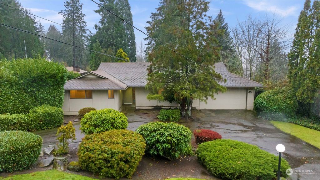 Photo of 16727 NE 88th Street, Redmond, WA 98052 (MLS # 2184320)