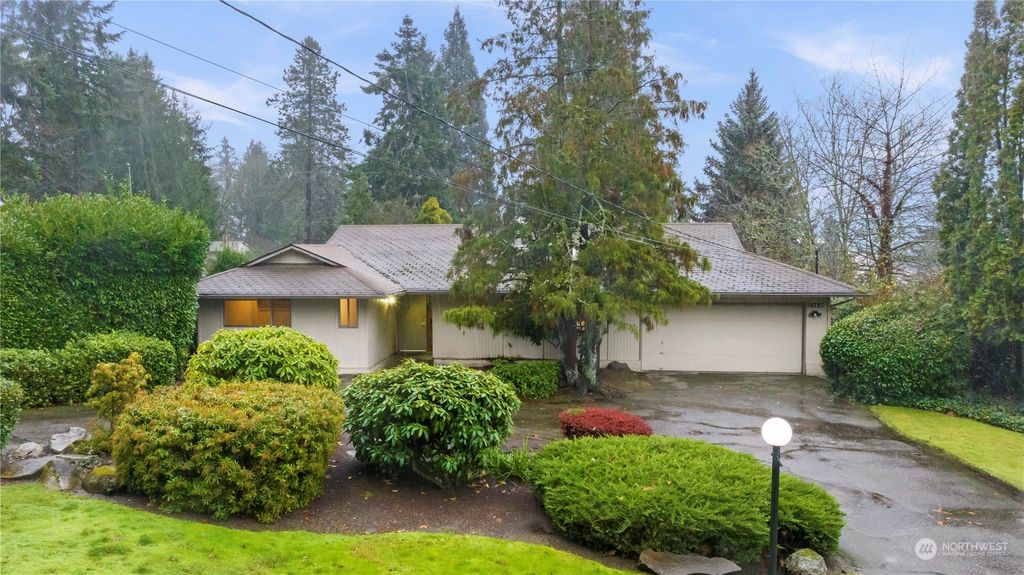 Photo of 16727 NE 88th Street, Redmond, WA 98052 (MLS # 2184320)
