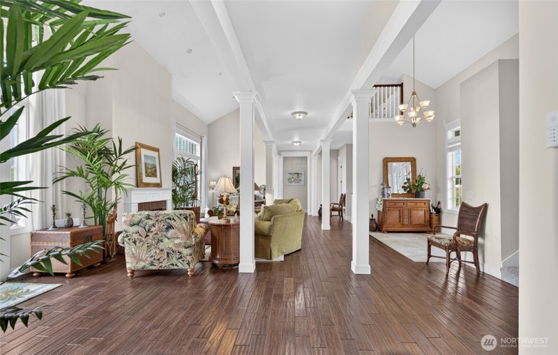 30 Chauncey Lane W