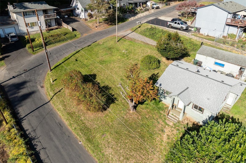 830 Fishers Lane