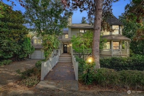 Photo of 5746 39th Avenue NE, Seattle, WA 98105 (MLS # 2012058) Photo of 5746 39th Avenue NE, Seattle, WA 98105 (MLS # 2012058)