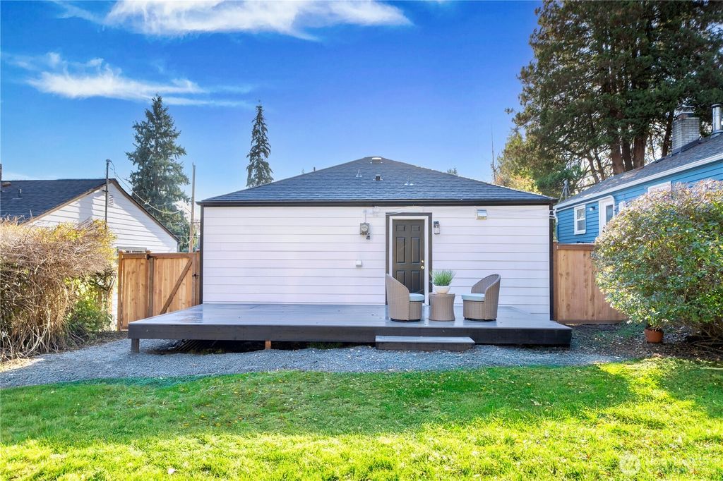 Photo of 3538 SW Southern Street, Seattle, WA 98126 (MLS # 2475169)