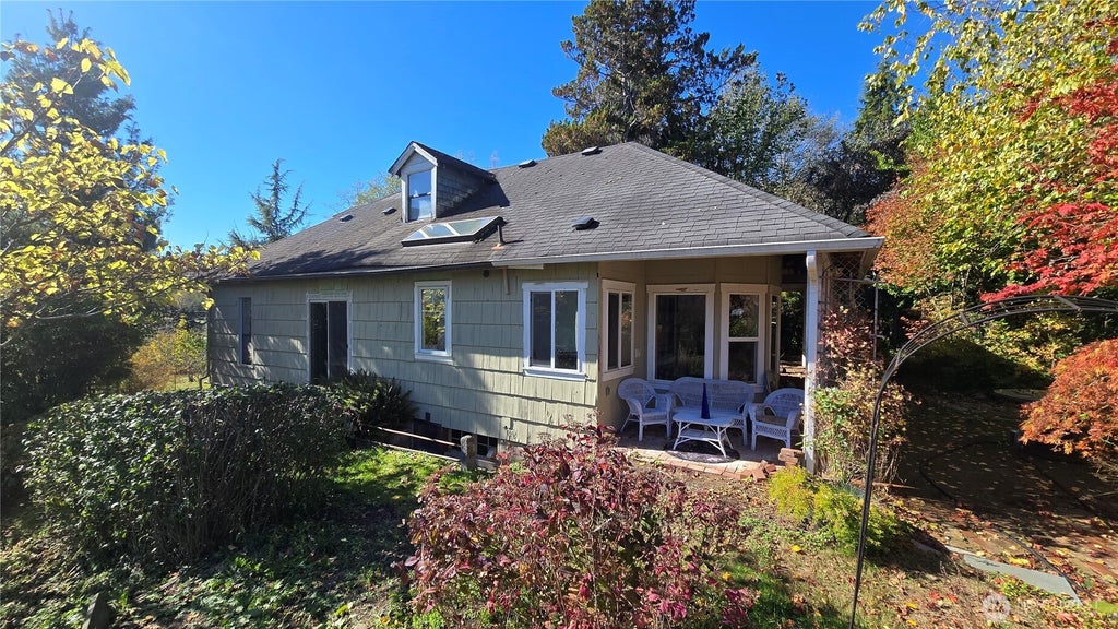 Photo of 354 Royer Street, Acme, WA 98220 (MLS # 2593746)