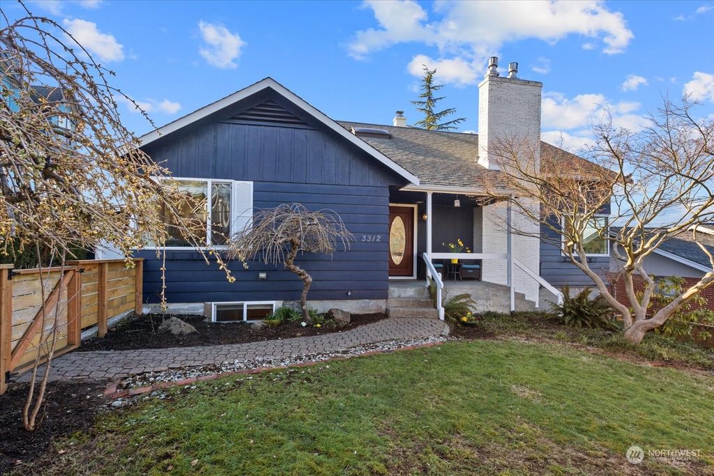 Photo of 3312 Federal Avenue, Everett, WA 98201 (MLS # 2206539)