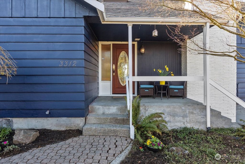 Photo of 3312 Federal Avenue, Everett, WA 98201 (MLS # 2206539)