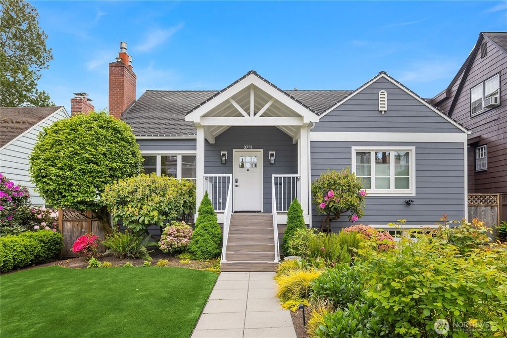 Photo of 3711 NE 42nd St ST, Seattle, WA 98105 (MLS # 2523489)