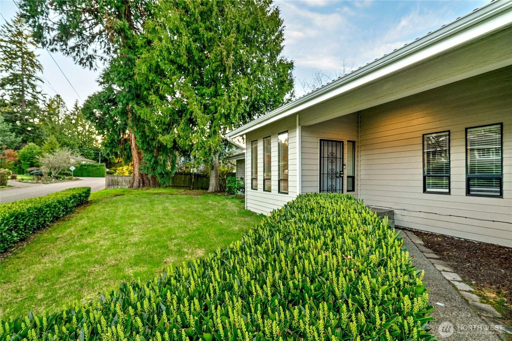 Photo of 558 SW 298th Street, Federal Way, WA 98023 (MLS # 2500020)