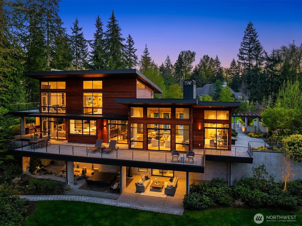 Photo of 27133 SE Grand Ridge Drive, Issaquah, WA 98029 (MLS # 2362779)