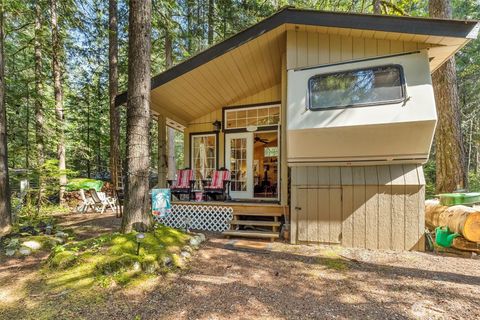 Photo of 81 3 Sunset Circle, Deming, WA 98244 (MLS # 2426812)