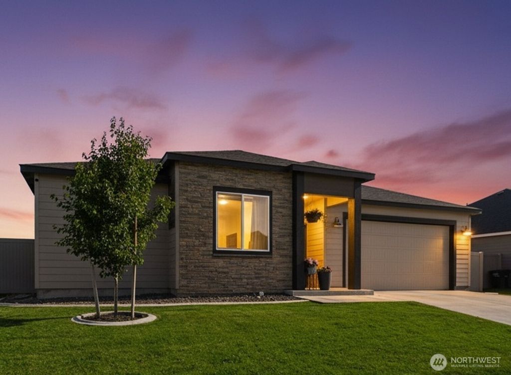 Photo of 742 NE I Street, Quincy, WA 98848 (MLS # 2535637)