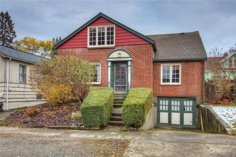 Photo of 506 Hewitt Avenue, Bremerton, WA 98337 (MLS # 2021202)