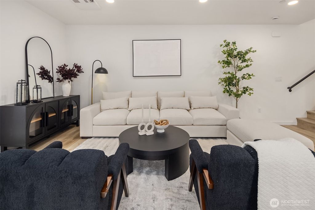 Photo of 322 NW 47th Street, Seattle, WA 98107 (MLS # 2379822)