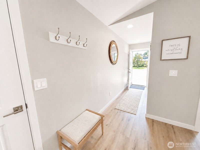 168 N Narwhal Loop NW