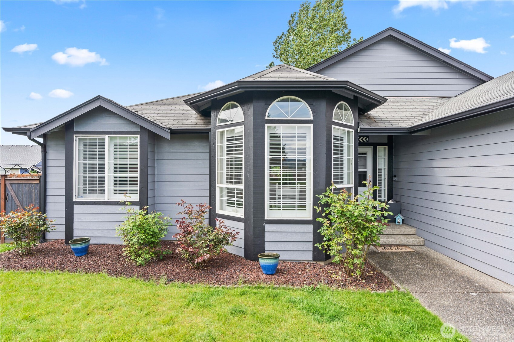 303 Eldredge Court NW