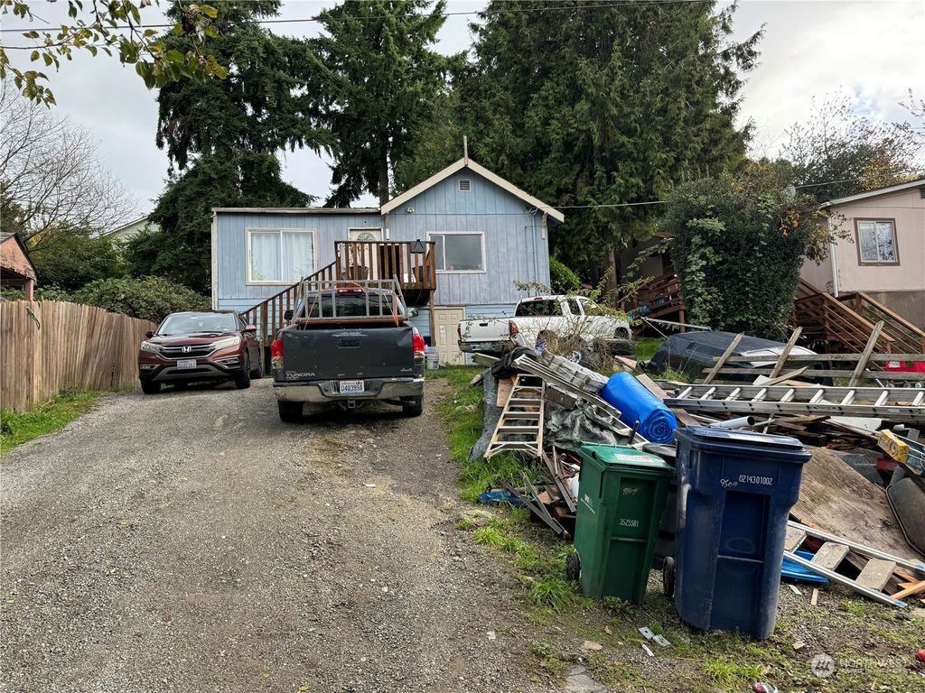 Photo of 9604 11th Avenue SW, Seattle, WA 98106 (MLS # 2251305)