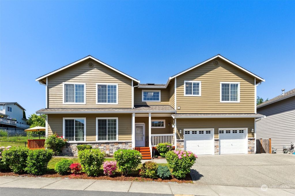 Photo of 2711 144th Place SW, Lynnwood, WA 98087 (MLS # 2074725)