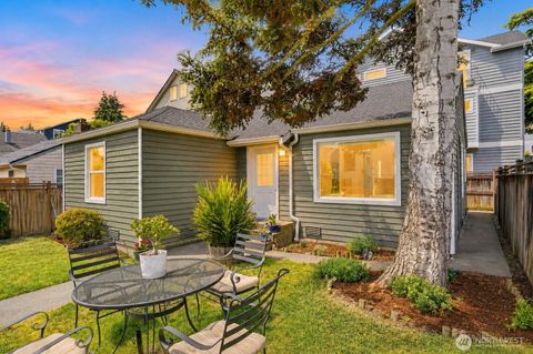 Photo of 3637 22nd Avenue W, Seattle, WA 98199 (MLS # 2537360)