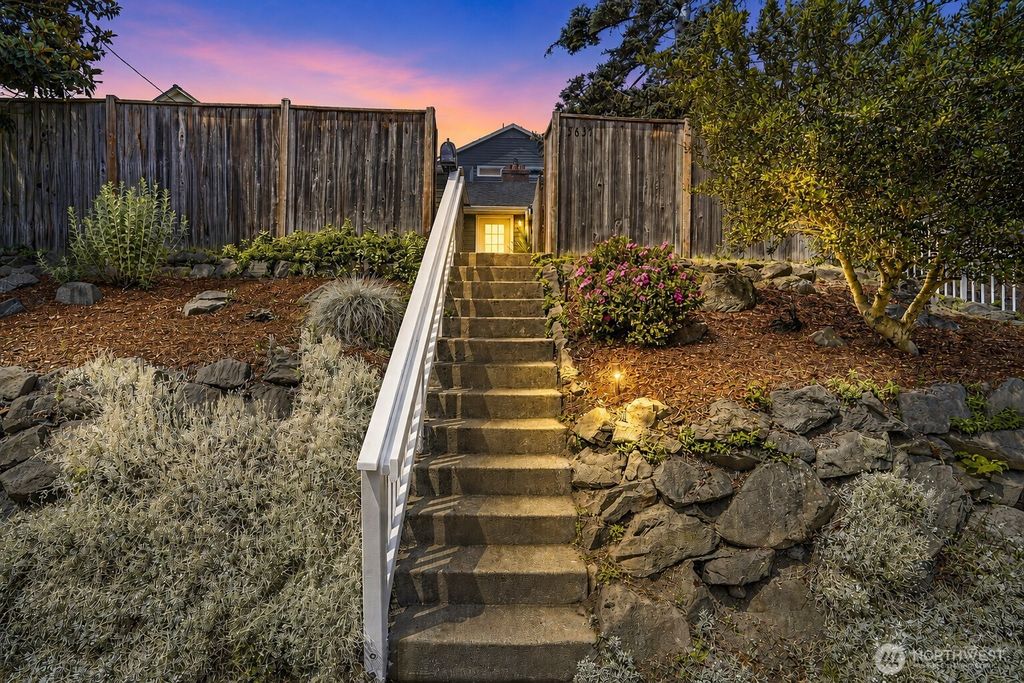 Photo of 3637 22nd Avenue W, Seattle, WA 98199 (MLS # 2537360)