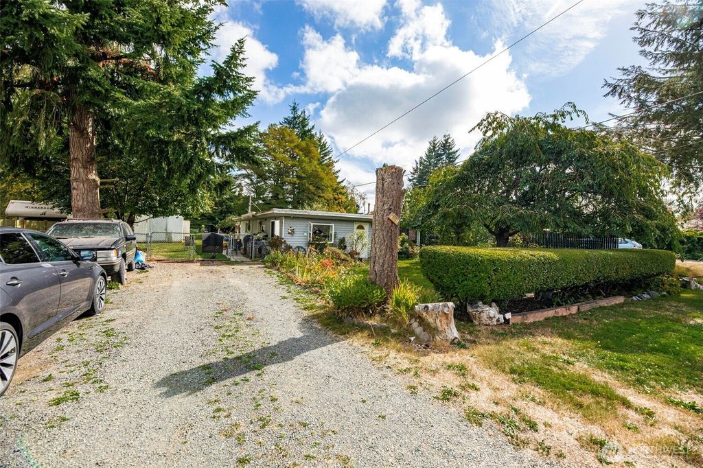 Photo of 11031 6th Avenue W, Everett, WA 98204 (MLS # 2440604)