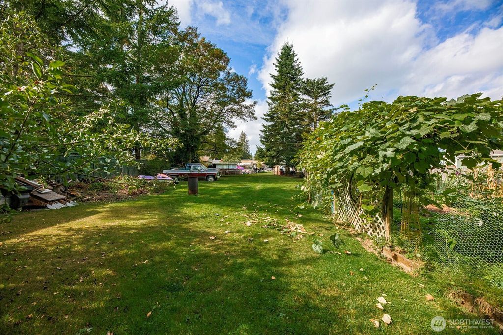 Photo of 11031 6th Avenue W, Everett, WA 98204 (MLS # 2440604)