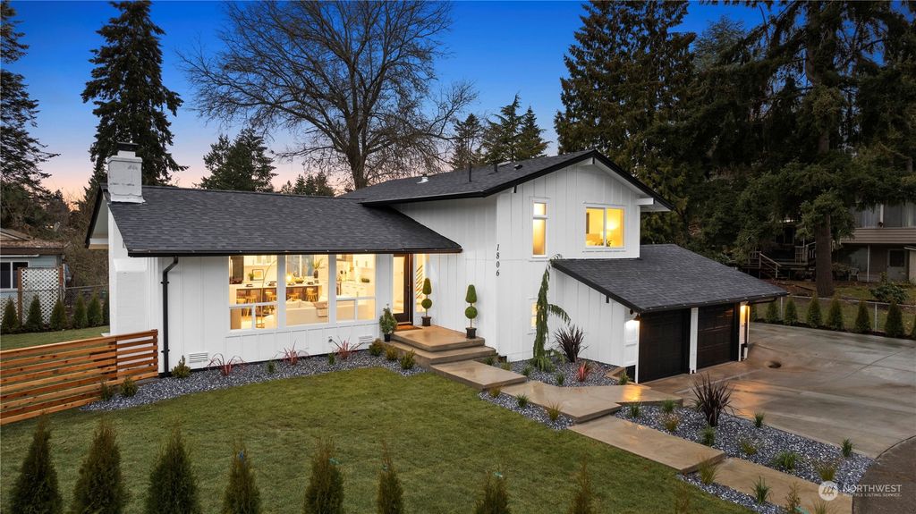 Photo of 1806 Whitman Court NE, Renton, WA 98059 (MLS # 2021614)